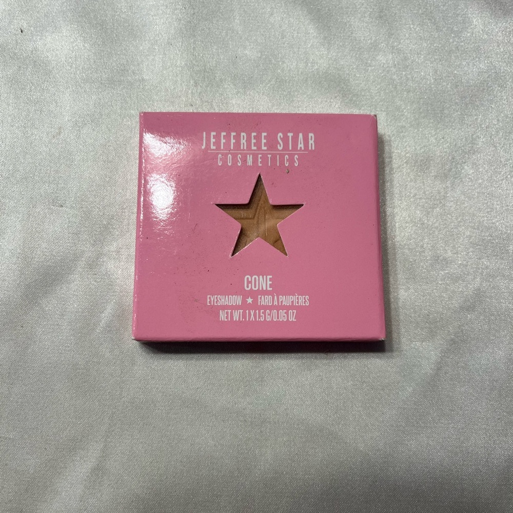 Jeffree star eyeshadow in cone